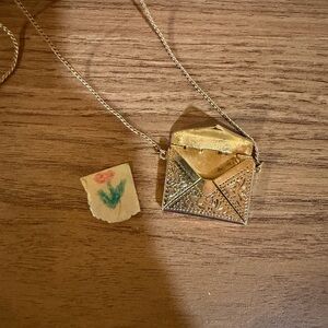 Vintage 1928 Gold Tone Envelope Locket Pendant Necklace Jewelry Keepsake